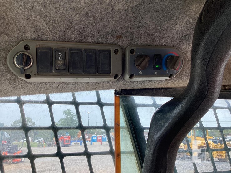 2005-bobcat-s185-image-16