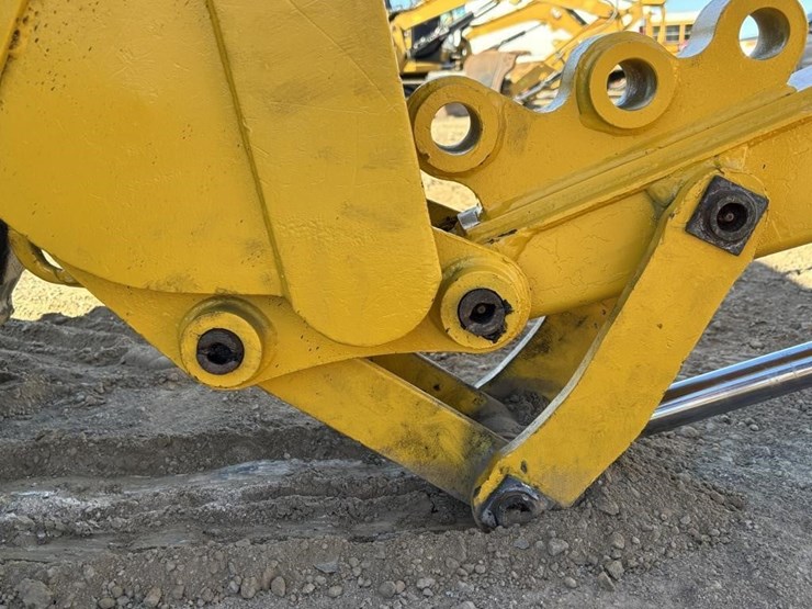 komatsu-pc12uu-2-image-12