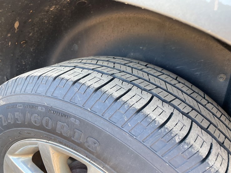 2013-ford-edge-image-16