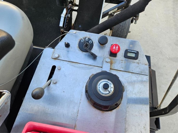 #2482-•-2012-dixie-chopper-xcaliber-3366-zero-turn-mower-image-19