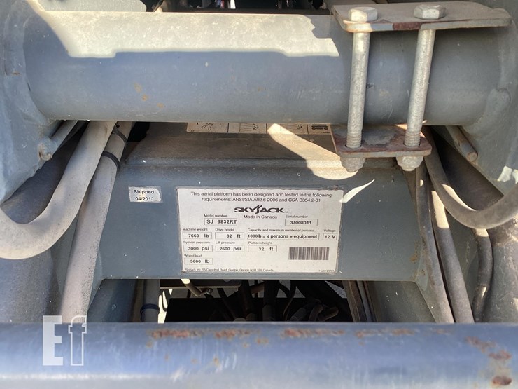 2016-skyjack-sj6832rt-image-11