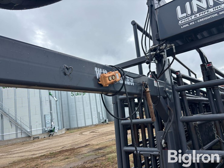 2017-linn-post-&-pipe-wrangler-portable-corral-image-11