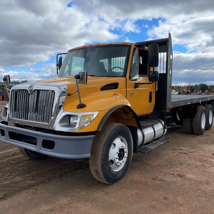 2004 INTERNATIONAL 7400