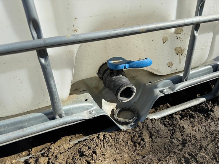 water-tank-tote-image-5