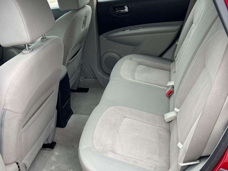 2014-nissan-rogue-image-24