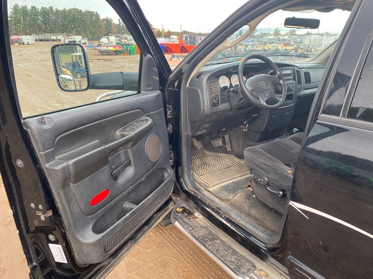 2003-dodge-ram-3500-image-17