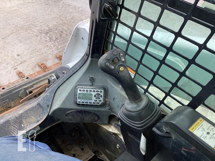 2019-bobcat-t740-image-16