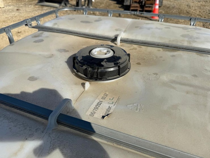 water-tank-tote-image-6