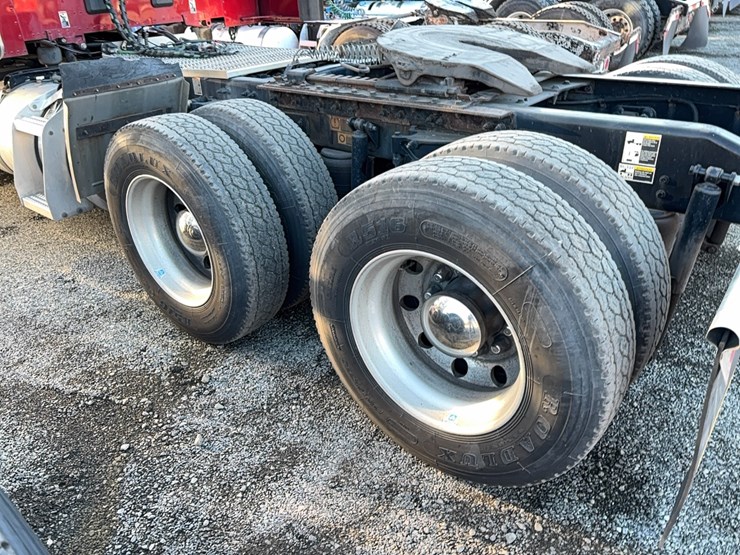 2020-peterbilt-579-image-7