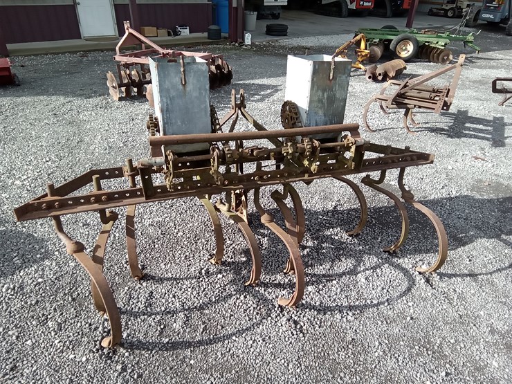 #914-•-2-rowcultivator-3pt-image-2