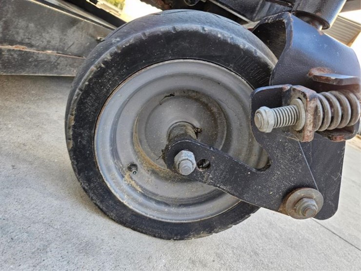 #2482-•-2012-dixie-chopper-xcaliber-3366-zero-turn-mower-image-26