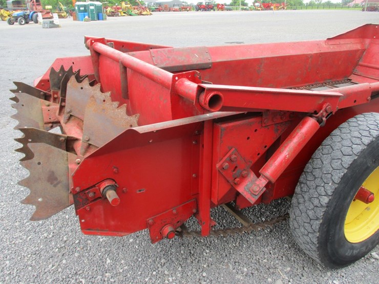 new-holland-155-image-5