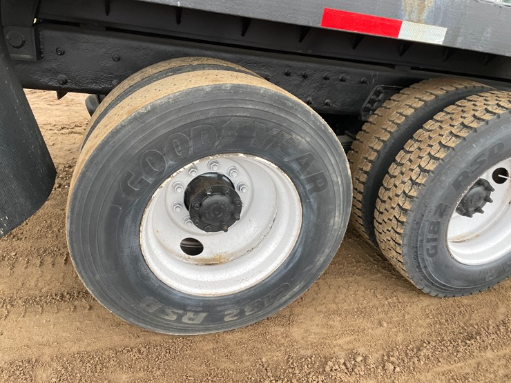 2004-international-7400-image-22