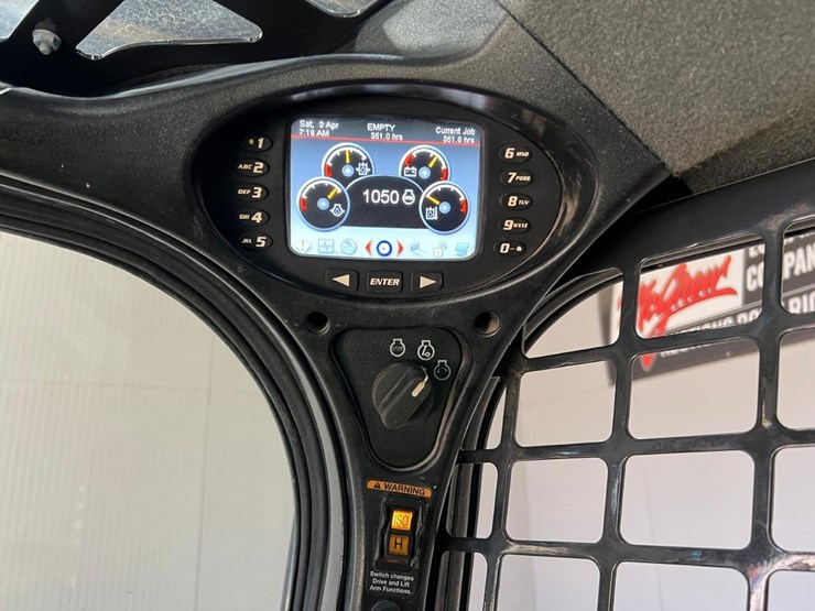 2023-bobcat-t770-image-29