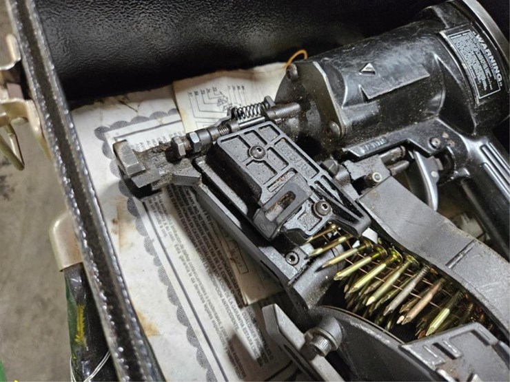 #2457-•-roofing-nail-gun-&-assorted-nails-image-8