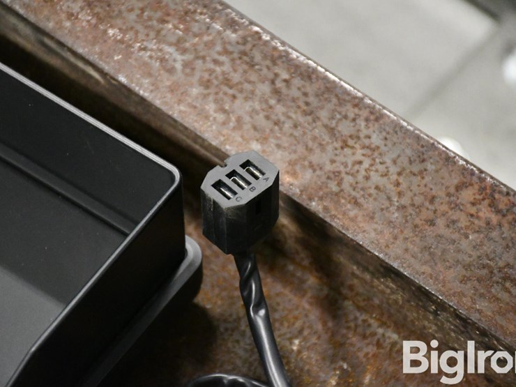 cab-cam-backup-tractor-cameras-image-12