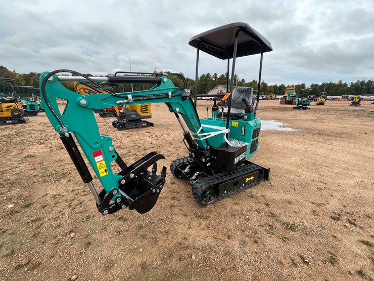 #1696-•-agt-mh12rx-mini-excavator-image-1