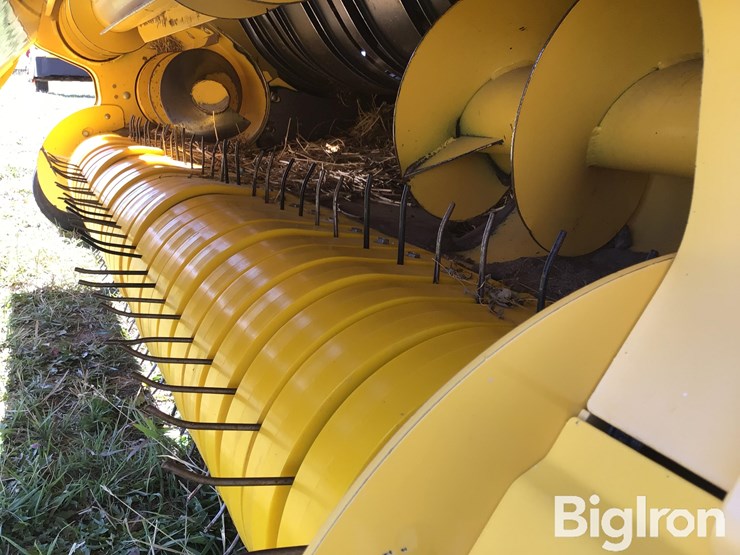 2014-new-holland-340-image-19