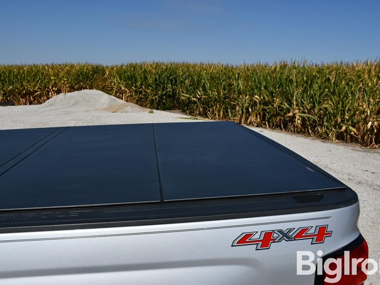 2017-chevrolet-silverado-1500-lt-image-16