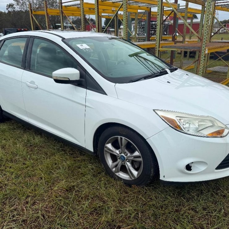 2013 FORD FOCUS (AT, 2.0L, SUNROOF, RADIO DOES