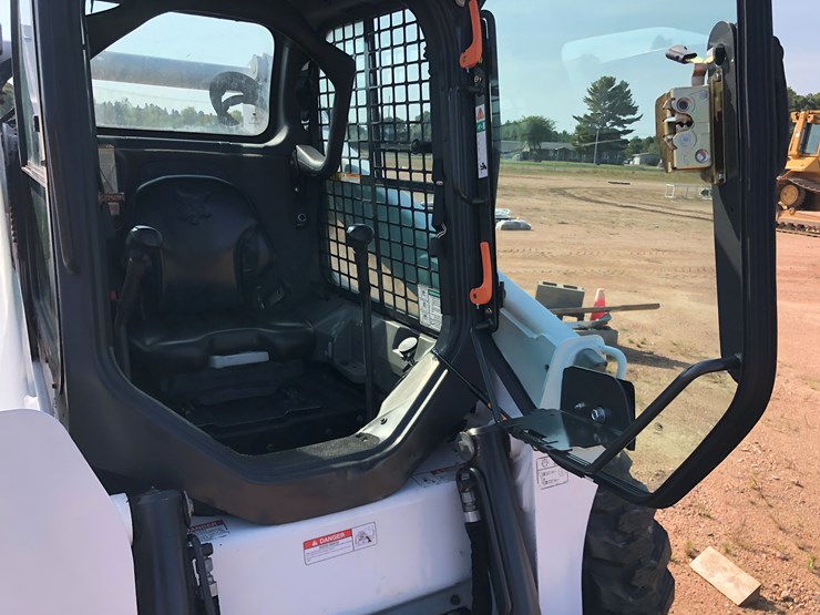 2014-bobcat-s650-image-56