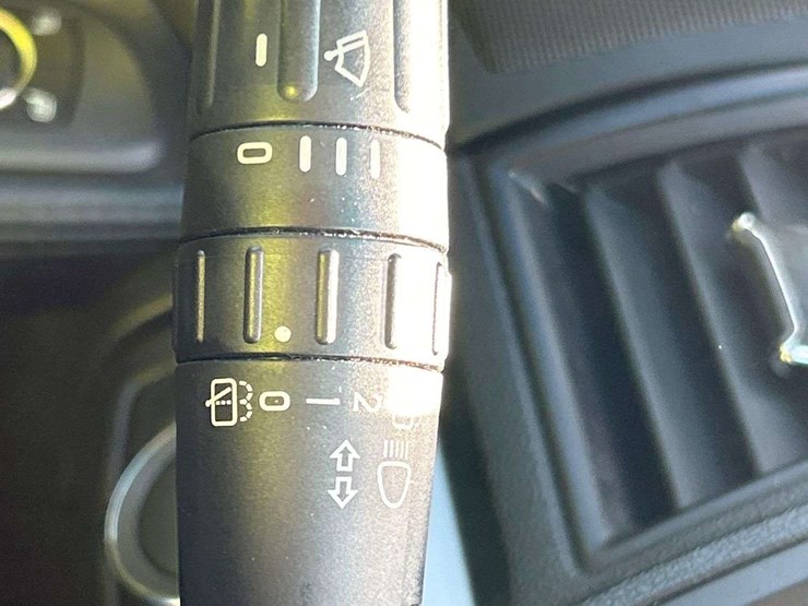 2016-ford-explorer-image-14