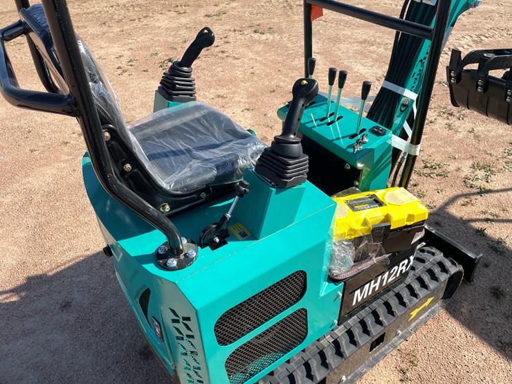 #1699-•-agt-mh12rx-mini-excavator-image-14