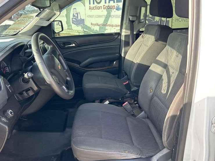 2016-chevrolet-tahoe-image-21