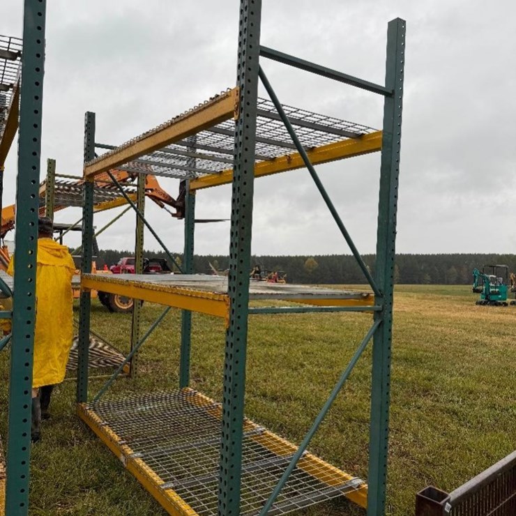 PALLET SHELVING (42"X102"X9')