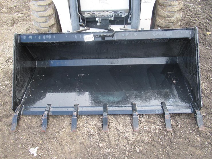 wildcat-74"-skid-steer-tooth-bucket-image-2
