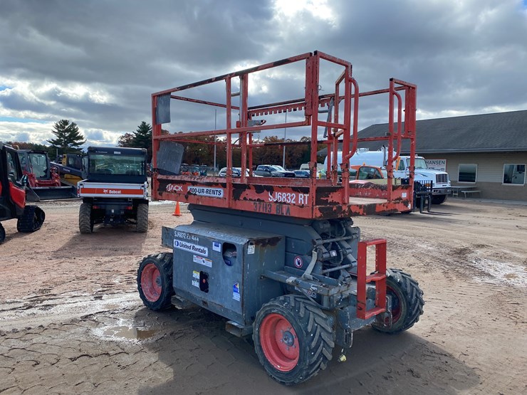 2016-skyjack-sj6832rt-image-3