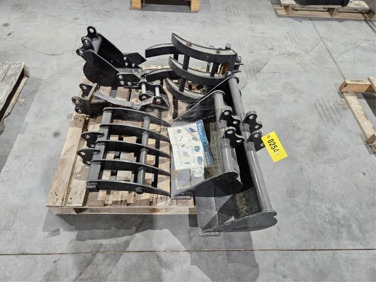 #2547-•-2025-agt-12ex-ata-mini-excavator-attachment-set-image-2