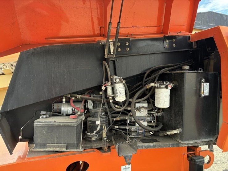 2015-jlg-600s-image-14