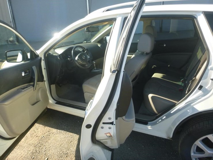 2011-nissan-rogue-image-5