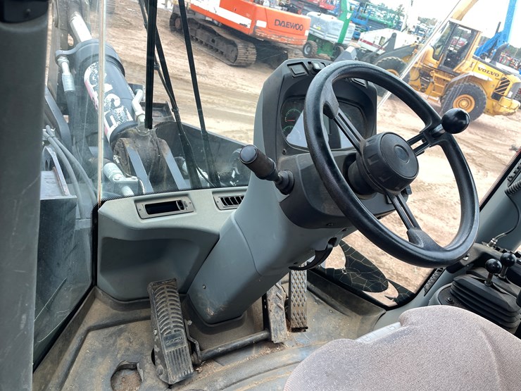 2011-case-821f-image-39