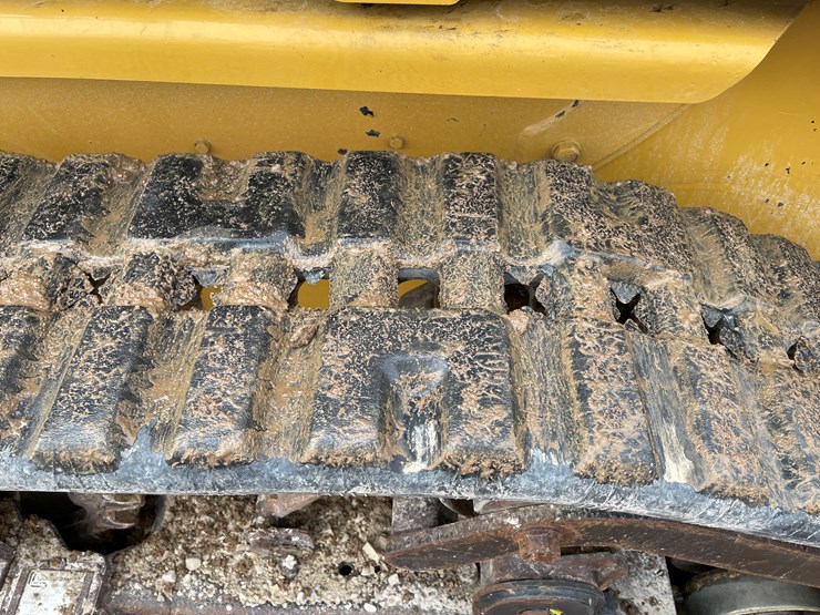 2012-caterpillar-226b3-image-13