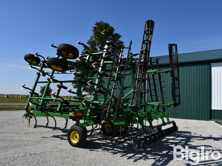 2013-john-deere-2210l-image-7