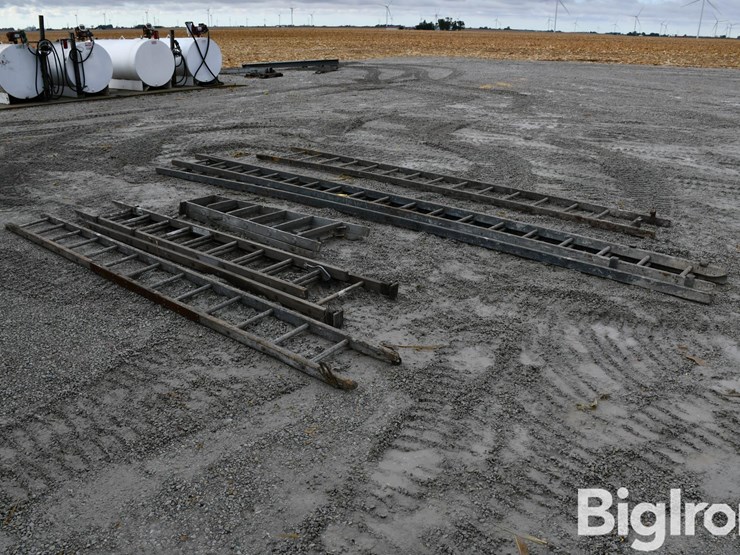 wooden-ladders-image-1