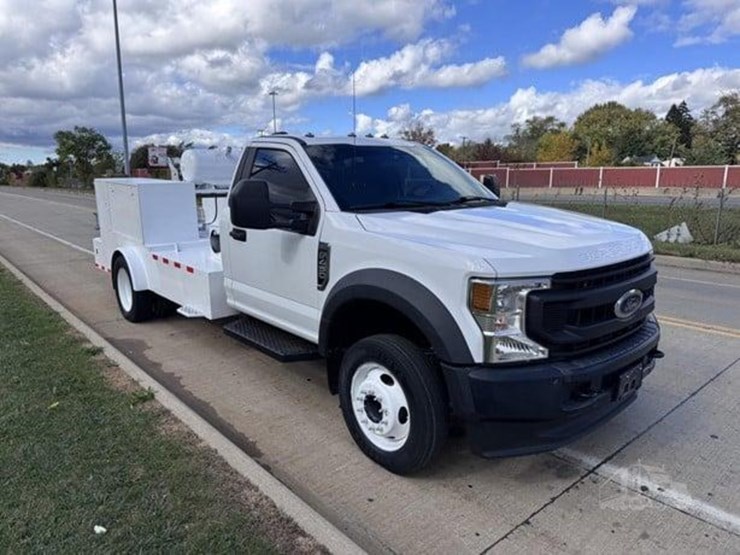 2021-ford-f450-xl-image-3