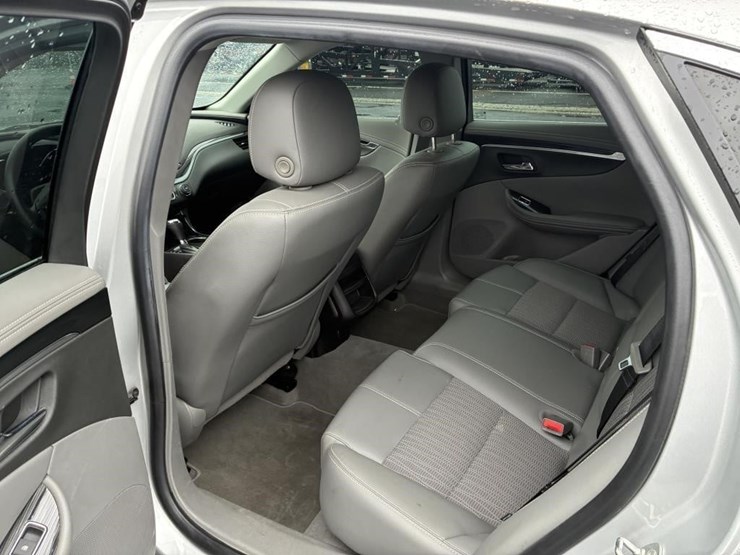 2019-chevrolet-impala-sedan-image-10