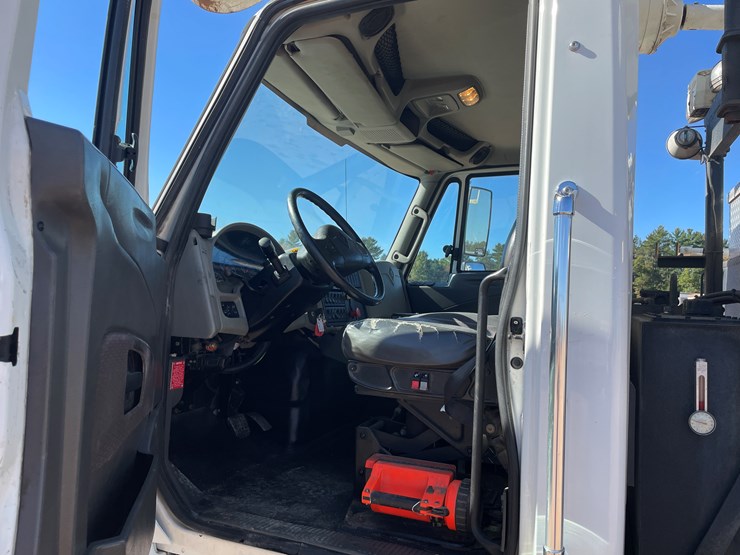 2012-international-durastar-4400-image-9