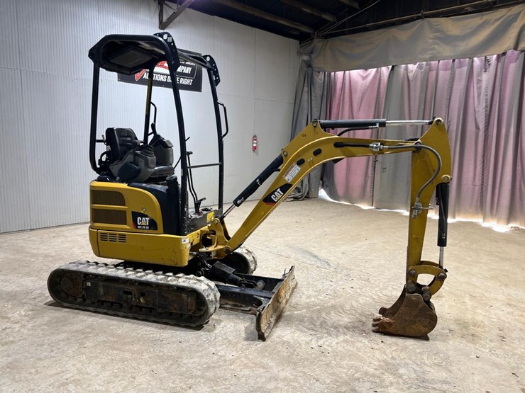 2019-caterpillar-301.7-image-6