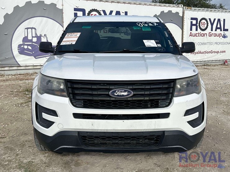2016-ford-explorer-image-27
