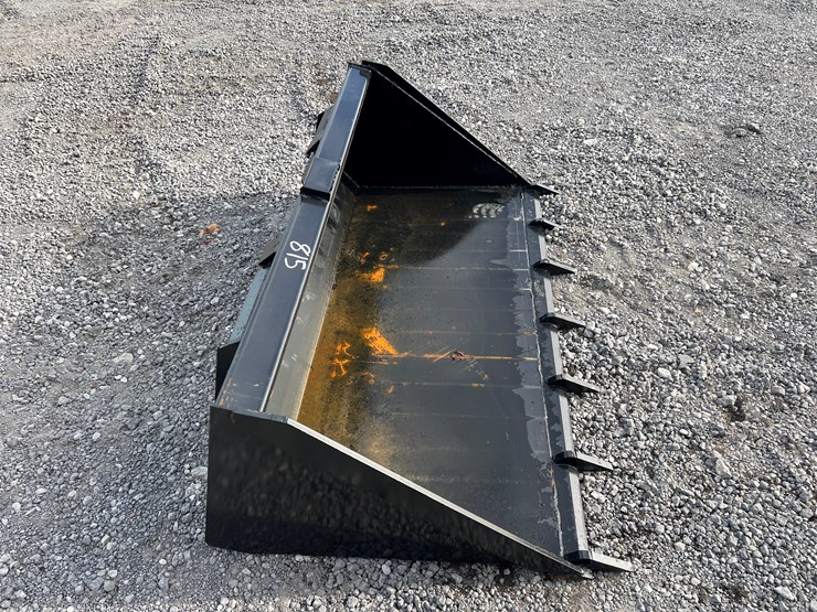 #815-•-66”-qt-tooth-bucket-image-2