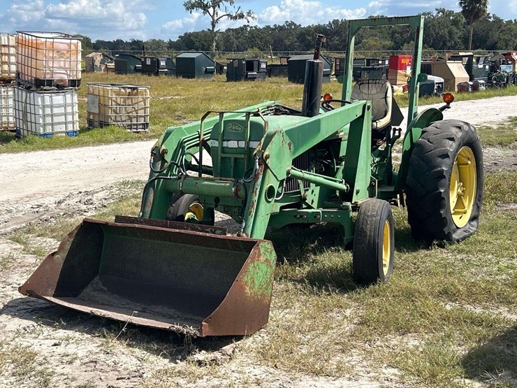 john-deere-2040-image-1