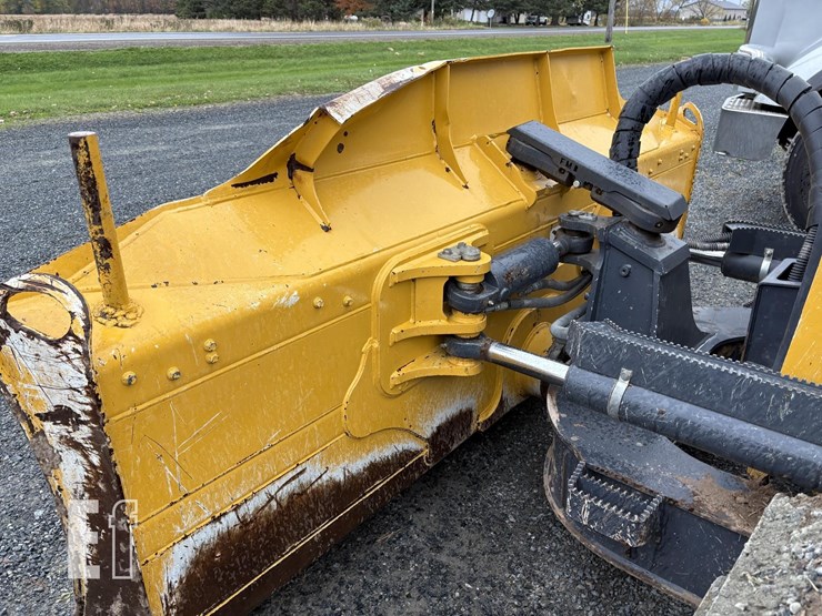 2021-deere-700l-image-5