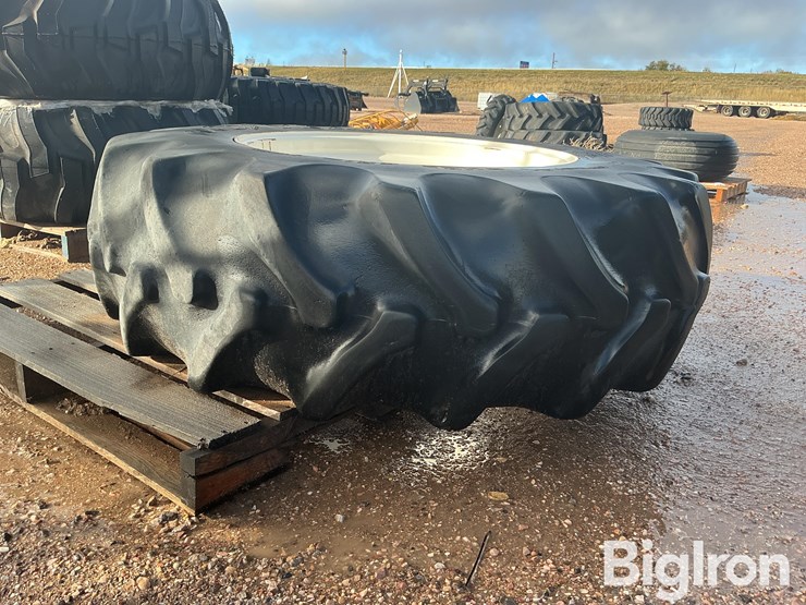 goodyear-special-sure-grip-td8-16.9r30-tractor-tire-image-1