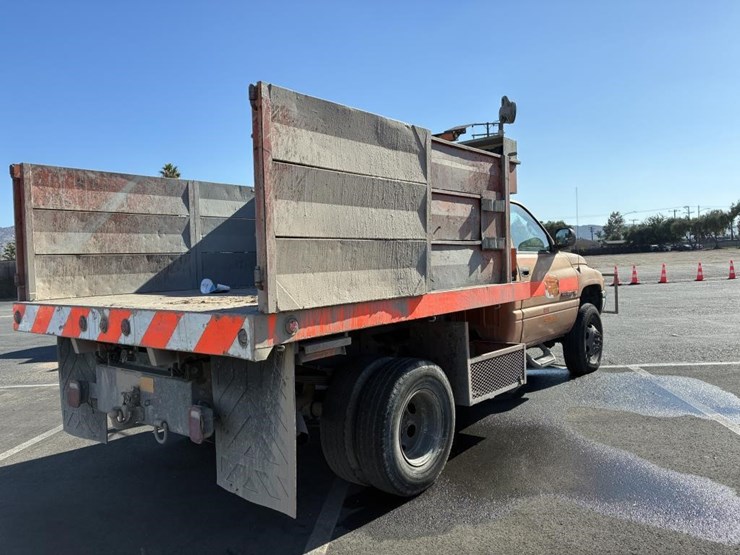 2001-dodge-ram-3500-image-3