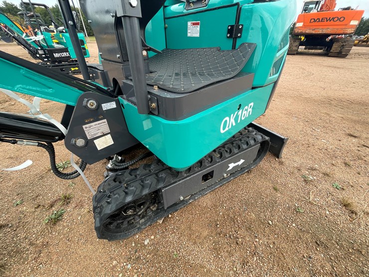 #1797-•-agt-qk16r-mini-excavator-image-7