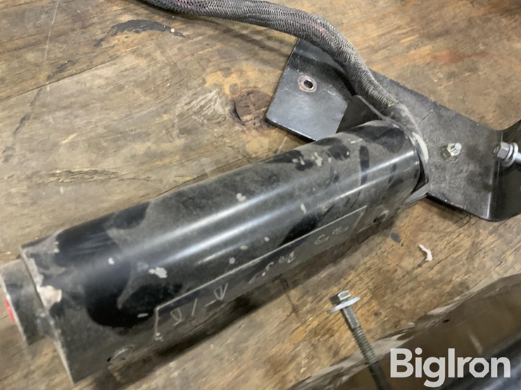 new-holland-corn-chopper-monitor-image-13